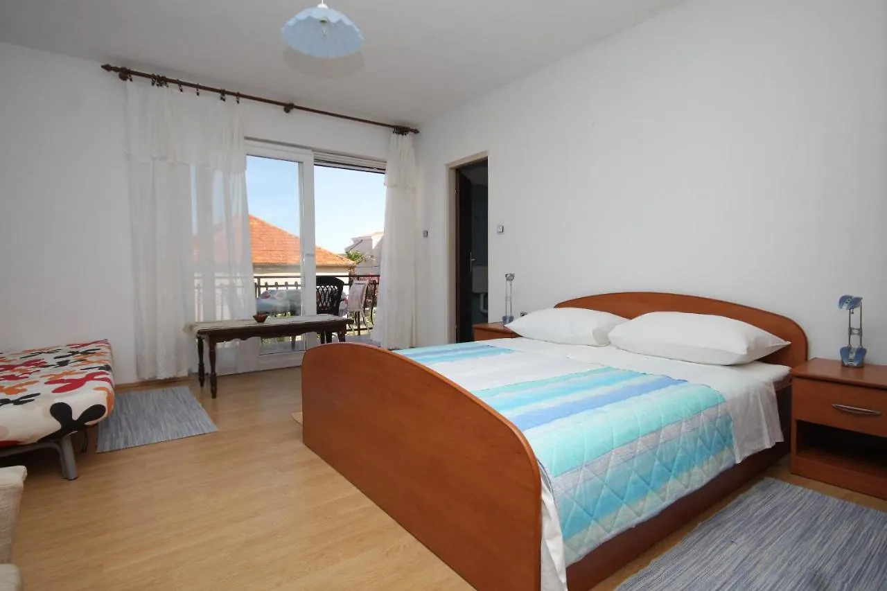 Triple Room Pasman 8223A Guest house