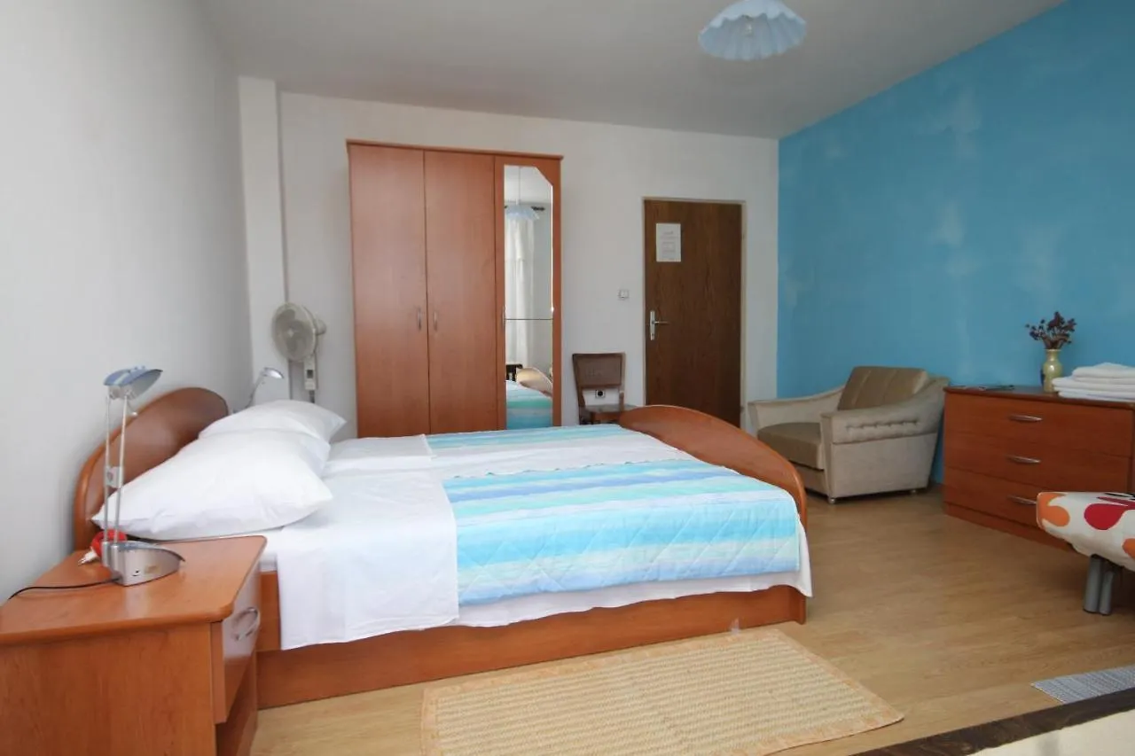 Triple Room Pasman 8223A 3*,  Croatia